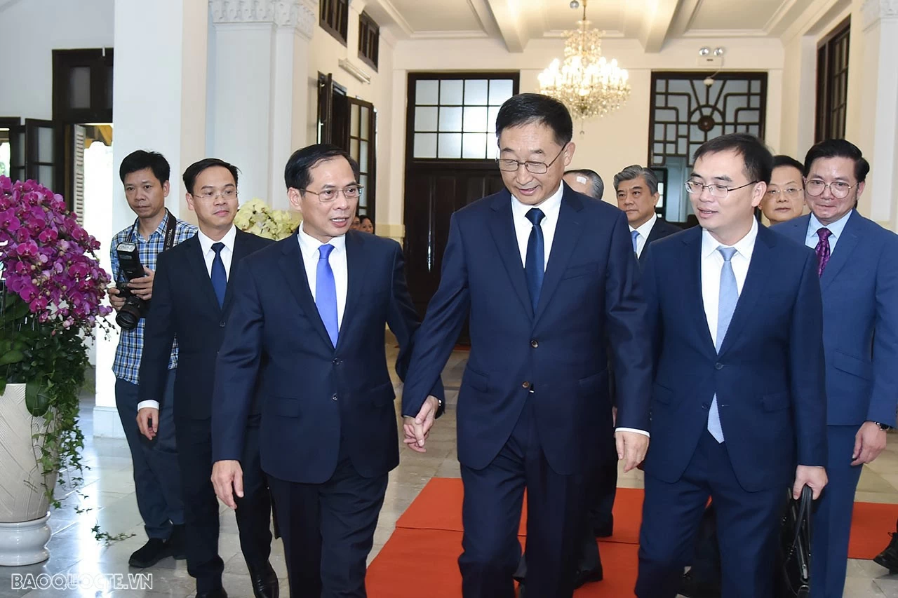 Phó Thủ tướng, Bộ trưởng Ngoại giao Bùi Thanh Sơn đón, tiếp Bí thư Khu ủy Quảng Tây Lưu Ninh Phó Thủ tướng, Bộ trưởng Ngoại giao Bùi Thanh Sơn đón, tiếp Bí thư Khu ủy Quảng Tây Lưu Ninh