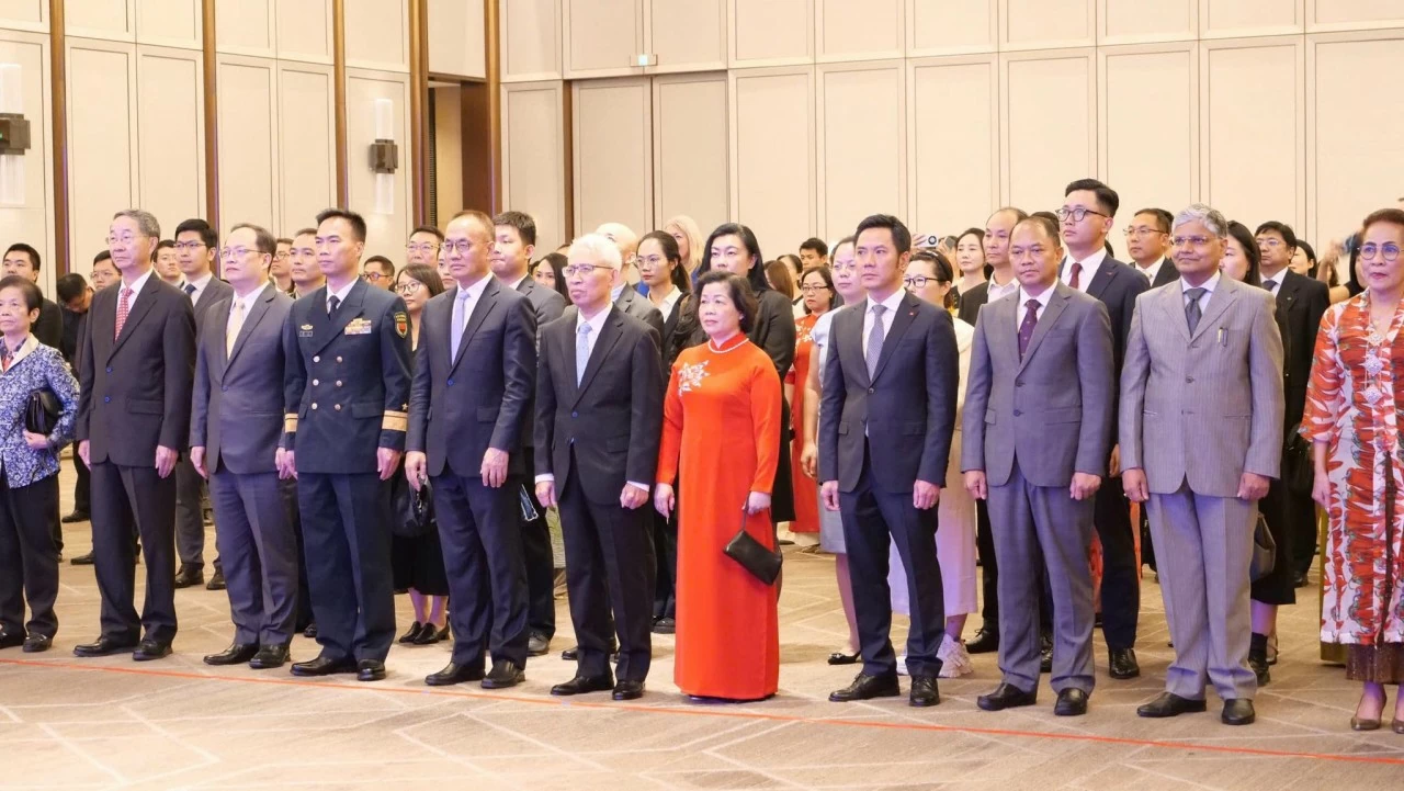 Trang trọng và hữu nghị kỷ niệm 79 năm Quốc khánh tại Bắc Kinh, Trung Quốc Trang trọng và hữu nghị kỷ niệm 79 năm Quốc khánh tại Bắc Kinh, Trung Quốc