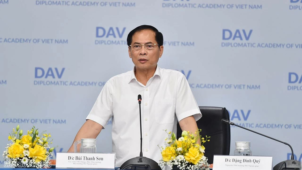 Tổng kết 40 năm Ngoại giao Việt Nam thời kỳ Đổi mới, chuẩn bị chiến lược xây dựng và bảo vệ đất nước cho những thập kỷ tiếp theo Tổng kết 40 năm Ngoại giao Việt Nam thời kỳ Đổi mới, chuẩn bị chiến lược xây dựng và bảo vệ đất nước cho những thập kỷ tiếp theo