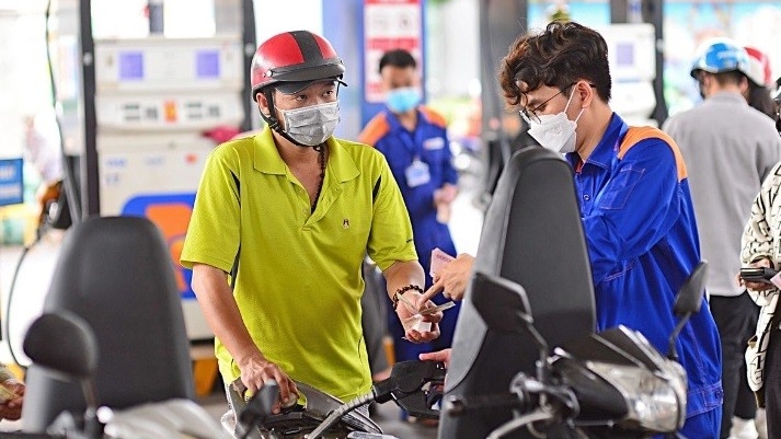 Giá xăng dầu hôm nay 5/6: Thế giới 'đổ đèo'; trong nước chiều nay có thể được điều chỉnh tăng