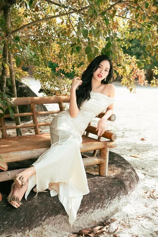 Á hậu Trịnh Thùy Linh Á hậu Trịnh Thùy Linh