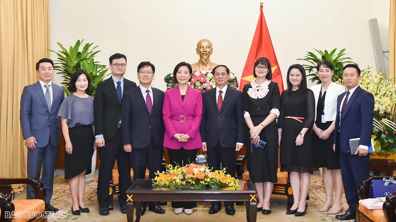 Khuyến khích các doanh nghiệp Hàn Quốc mở rộng quy mô đầu tư vào Việt Nam Khuyến khích các doanh nghiệp Hàn Quốc mở rộng quy mô đầu tư vào Việt Nam