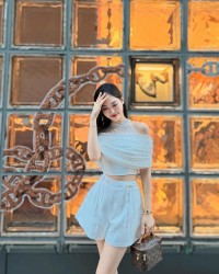 Á hậu Trịnh Thùy Linh chuộng các thiết kế đầm sang chảnh, tôn dáng Á hậu Trịnh Thùy Linh chuộng các thiết kế đầm sang chảnh, tôn dáng