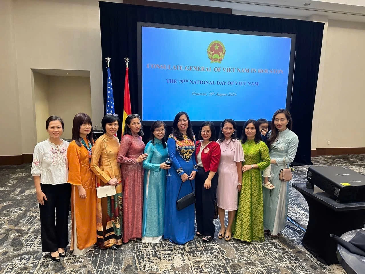 Kỷ niệm 79 năm Quốc khánh 2/9: Tổng lãnh sự quán Việt Nam tại Houston vui Tết Độc lập Kỷ niệm 79 năm Quốc khánh 2/9: Tổng lãnh sự quán Việt Nam tại Houston vui Tết Độc lập