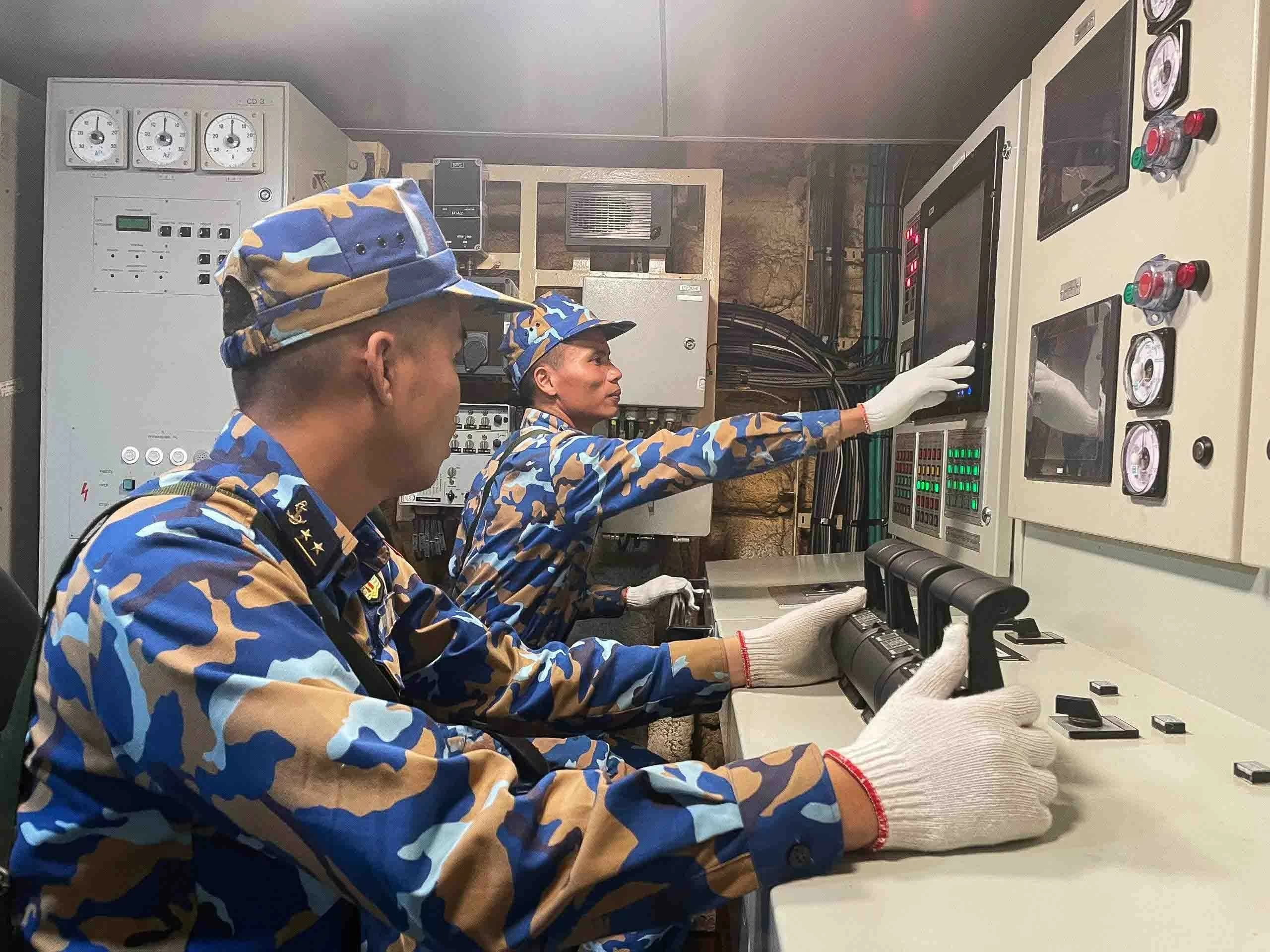 Kiểm tra, duy trì tình trạng và tính đồng bộ của VKTBKT tại Tàu 274 Lữ đoàn 172. Kiểm tra, duy trì tình trạng và tính đồng bộ của VKTBKT tại Tàu 274 Lữ đoàn 172.