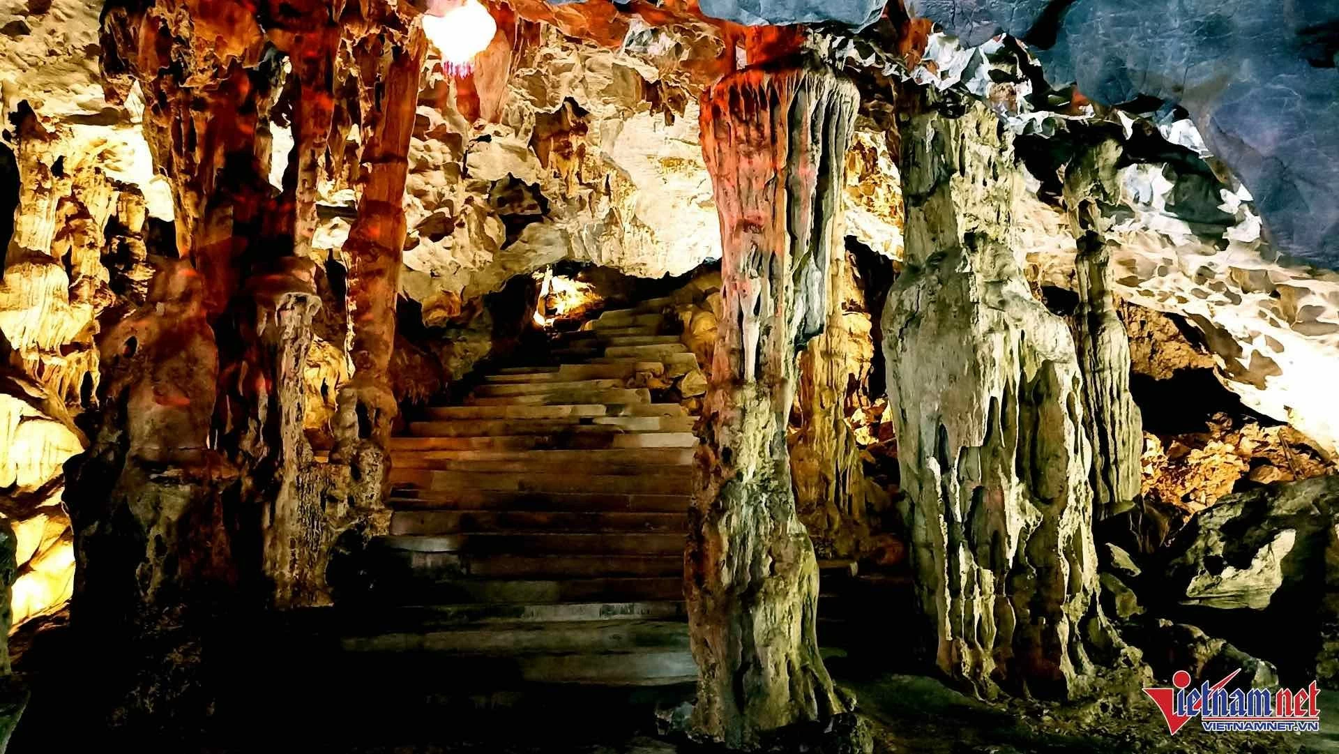 Về Ninh Bình khám phá động đẹp thứ 3 trời Nam Về Ninh Bình khám phá động đẹp thứ 3 trời Nam