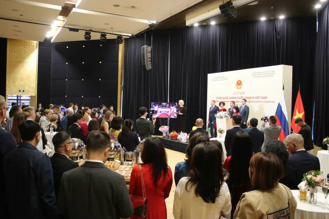 Lễ Kỷ niệm 79 năm Quốc khánh tại Ekaterinburg, Liên bang Nga Lễ Kỷ niệm 79 năm Quốc khánh tại Ekaterinburg, Liên bang Nga