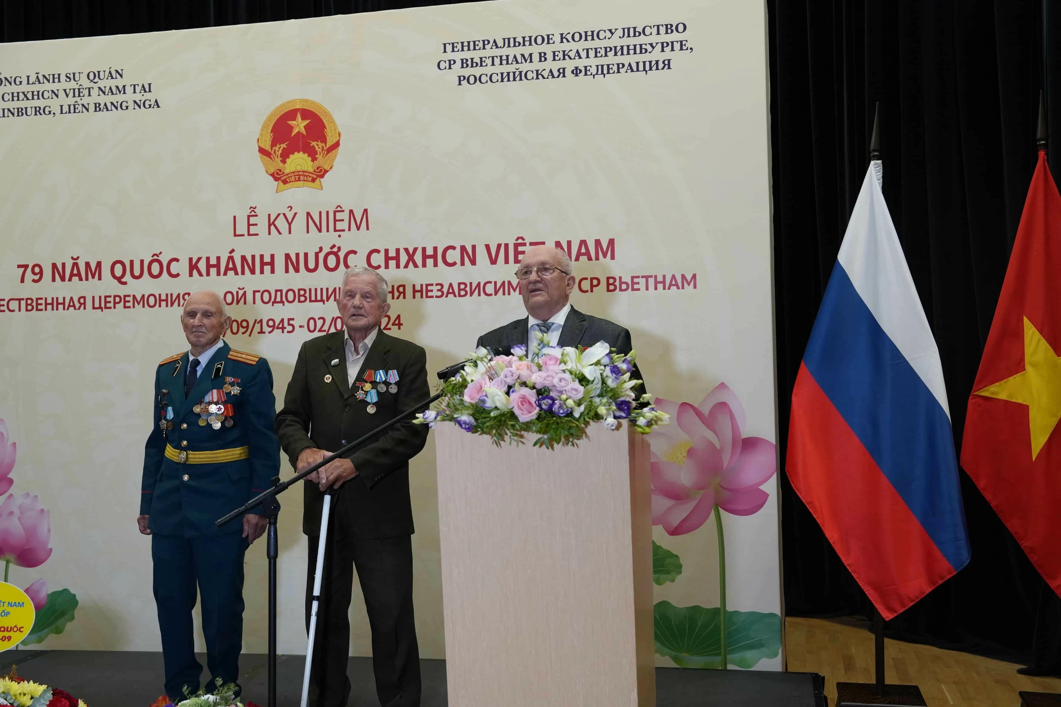 Lễ Kỷ niệm 79 năm Quốc khánh tại Ekaterinburg, Liên bang Nga Lễ Kỷ niệm 79 năm Quốc khánh tại Ekaterinburg, Liên bang Nga