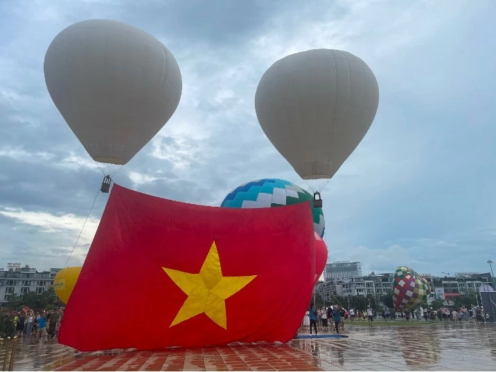 Cơ hội ngắm nhìn toàn cảnh TP. Hạ Long, Quảng Ninh tại Lễ hội khinh khí cầu Cơ hội ngắm nhìn toàn cảnh TP. Hạ Long, Quảng Ninh tại Lễ hội khinh khí cầu