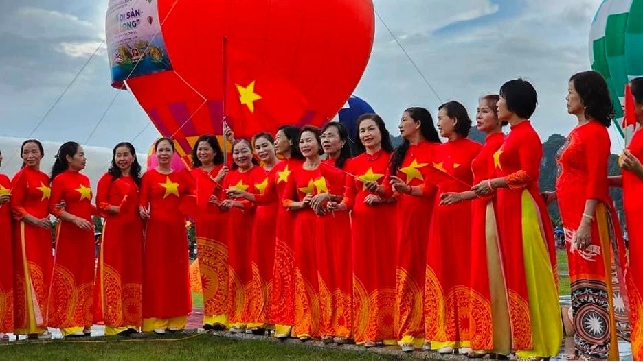 Cơ hội ngắm nhìn toàn cảnh TP. Hạ Long, Quảng Ninh tại Lễ hội khinh khí cầu Cơ hội ngắm nhìn toàn cảnh TP. Hạ Long, Quảng Ninh tại Lễ hội khinh khí cầu