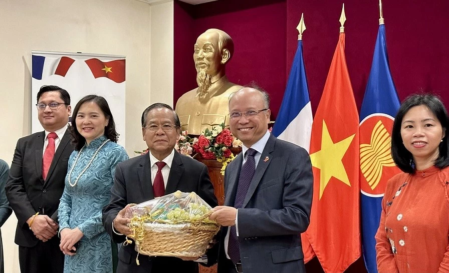 Đại sứ quán Lào tại Pháp chúc mừng Quốc khánh Việt Nam Đại sứ quán Lào tại Pháp chúc mừng Quốc khánh Việt Nam