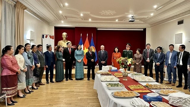 Đại sứ quán Lào tại Pháp chúc mừng Quốc khánh Việt Nam Đại sứ quán Lào tại Pháp chúc mừng Quốc khánh Việt Nam