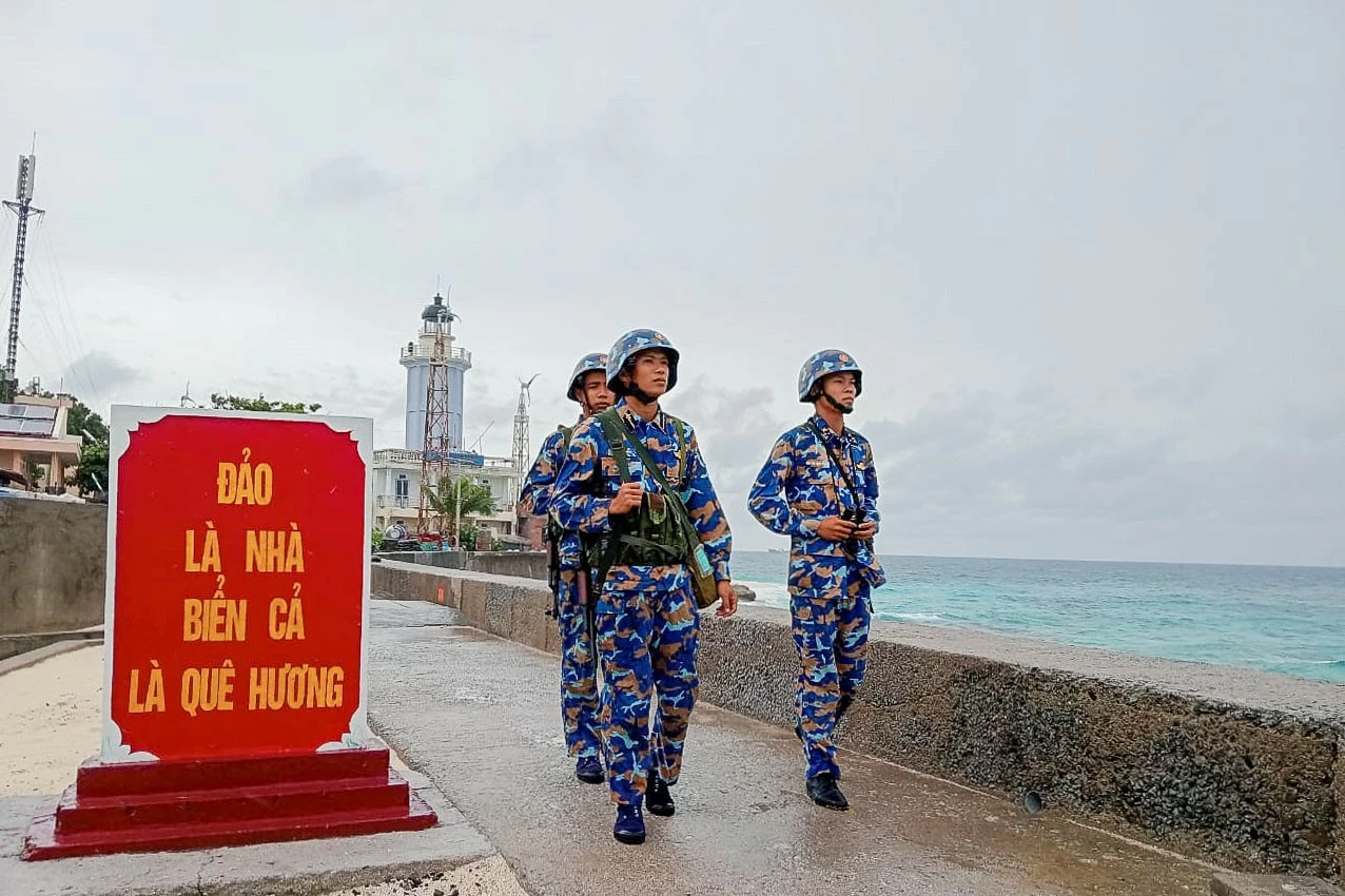 Quần đảo Trường Sa chắc tay súng, trực sẵn sàng chiến đấu dịp Quốc khánh Chiến sĩ quần đảo Trường Sa chắc tay súng, trực sẵn sàng chiến đấu dịp Quốc khánh