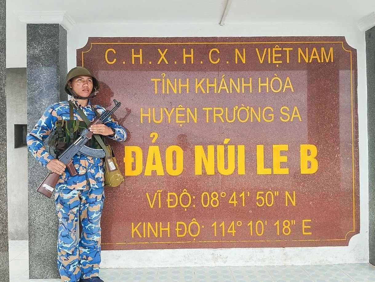 Quần đảo Trường Sa chắc tay súng, trực sẵn sàng chiến đấu dịp Quốc khánh Chiến sĩ quần đảo Trường Sa chắc tay súng, trực sẵn sàng chiến đấu dịp Quốc khánh