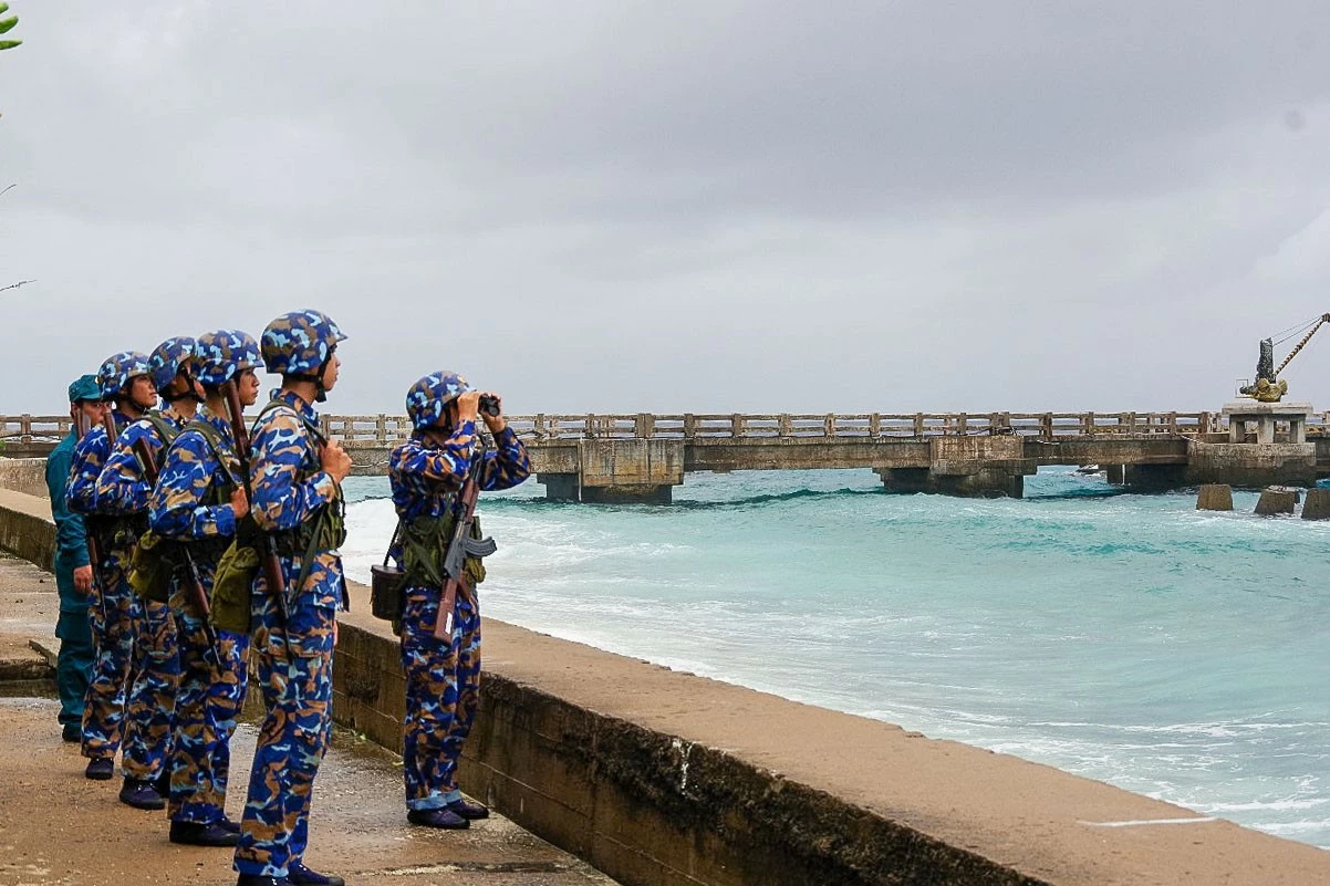 Công tác tuần tra tại đảo Trường Sa Lớn. Công tác tuần tra tại đảo Trường Sa Lớn.