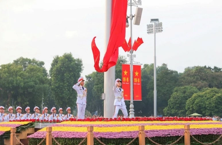 Flag-raising ceremony marks 79th National Day Đối ngoại trong tuần: Kỷ niệm 79 năm Quốc khánh Việt Nam và thành lập ngành Ngoại giao, Chủ tịch Thượng viện Australia thăm Việt Nam