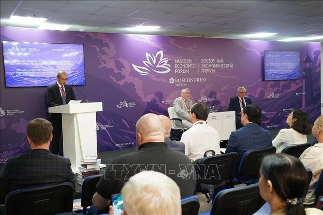 Quang cảnh Hội thảo kỷ niệm 75 năm thiết lập quan hệ Việt Nam-Nga tại Diễn đàn Kinh tế phương Đông. Quang cảnh Hội thảo kỷ niệm 75 năm thiết lập quan hệ Việt Nam-Nga tại Diễn đàn Kinh tế phương Đông.