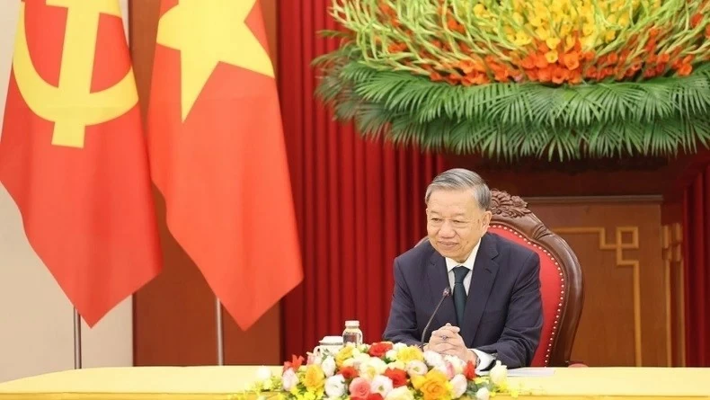 Tổng Bí thư, Chủ tịch nước Tô Lâm đã hội đàm trực tuyến cấp cao với Chủ tịch Đảng Dân chủ Tự do, Thủ tướng Nhật Bản Kishida Fumio. Tổng Bí thư, Chủ tịch nước Tô Lâm đã hội đàm trực tuyến cấp cao với Chủ tịch Đảng Dân chủ Tự do, Thủ tướng Nhật Bản Kishida Fumio.