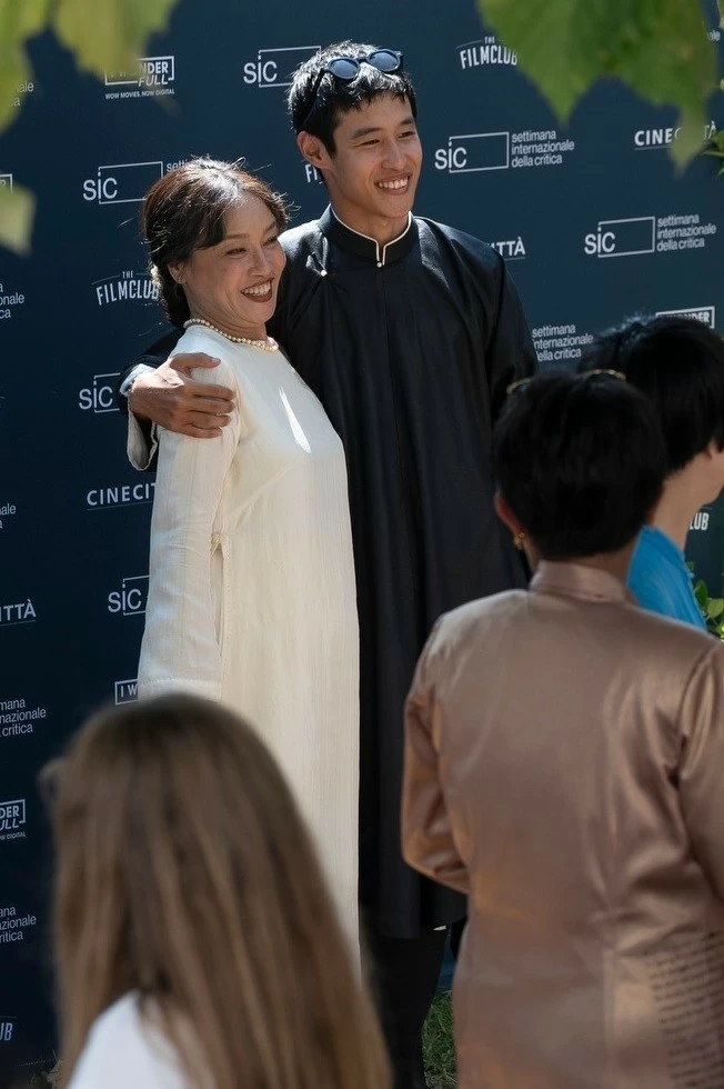 Nghệ sĩ Tú Oanh Nghệ sĩ Tú Oanh