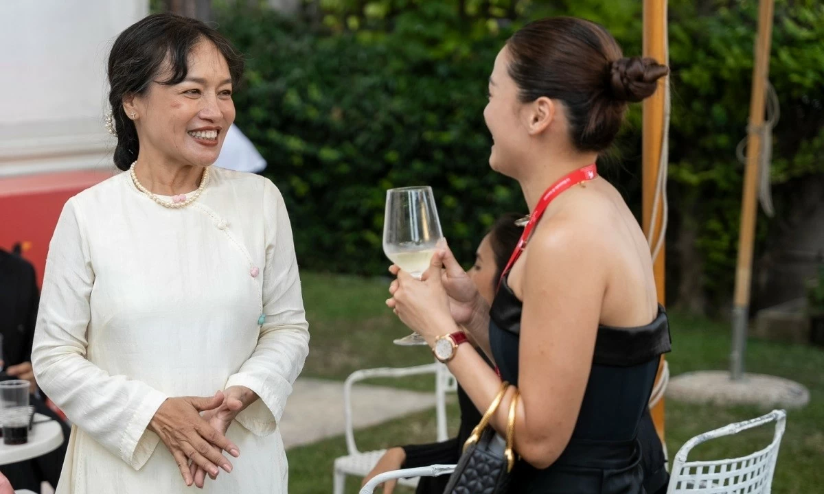 Nghệ sĩ Tú Oanh Nghệ sĩ Tú Oanh