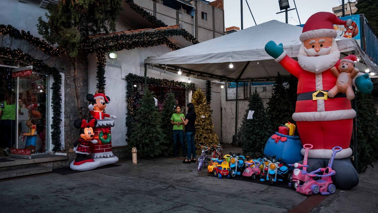 Venezuela: Tổng thống Maduro công bố tổ chức Giáng sinh sớm 'với bình yên, hạnh phúc và an toàn'