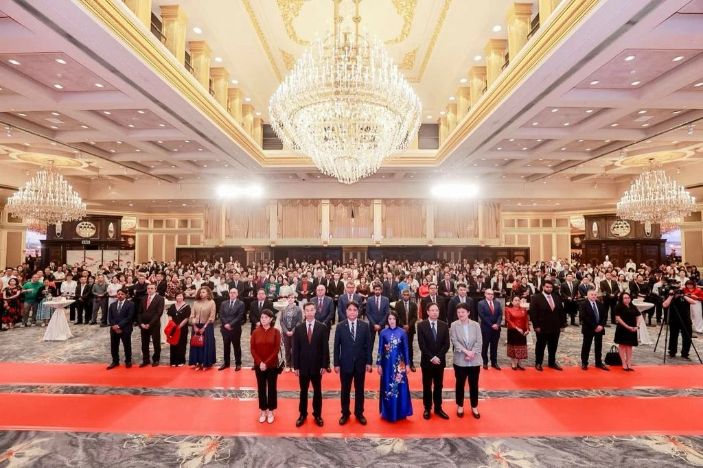 Tổng Lãnh sự quán Việt Nam tại Quảng Châu long trọng tổ chức Lễ kỷ niệm 79 năm Quốc khánh Tổng Lãnh sự quán Việt Nam tại Quảng Châu long trọng tổ chức Lễ kỷ niệm 79 năm Quốc khánh