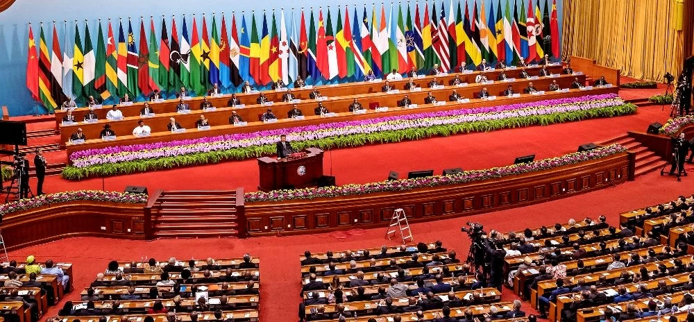 Hội nghị thượng đỉnh Diễn đàn hợp tác Trung Quốc-châu Phi: Mối quan hệ trong 'kỳ trăng mật', Bắc Kinh ra cam kết lớn, LHQ mong 'sửa chữa bất công' Hội nghị thượng đỉnh Diễn đàn hợp tác Trung Quốc-châu Phi: Mối quan hệ trong 'kỳ trăng mật', Bắc Kinh ra cam kết lớn, LHQ mong 'sửa chữa bất công'