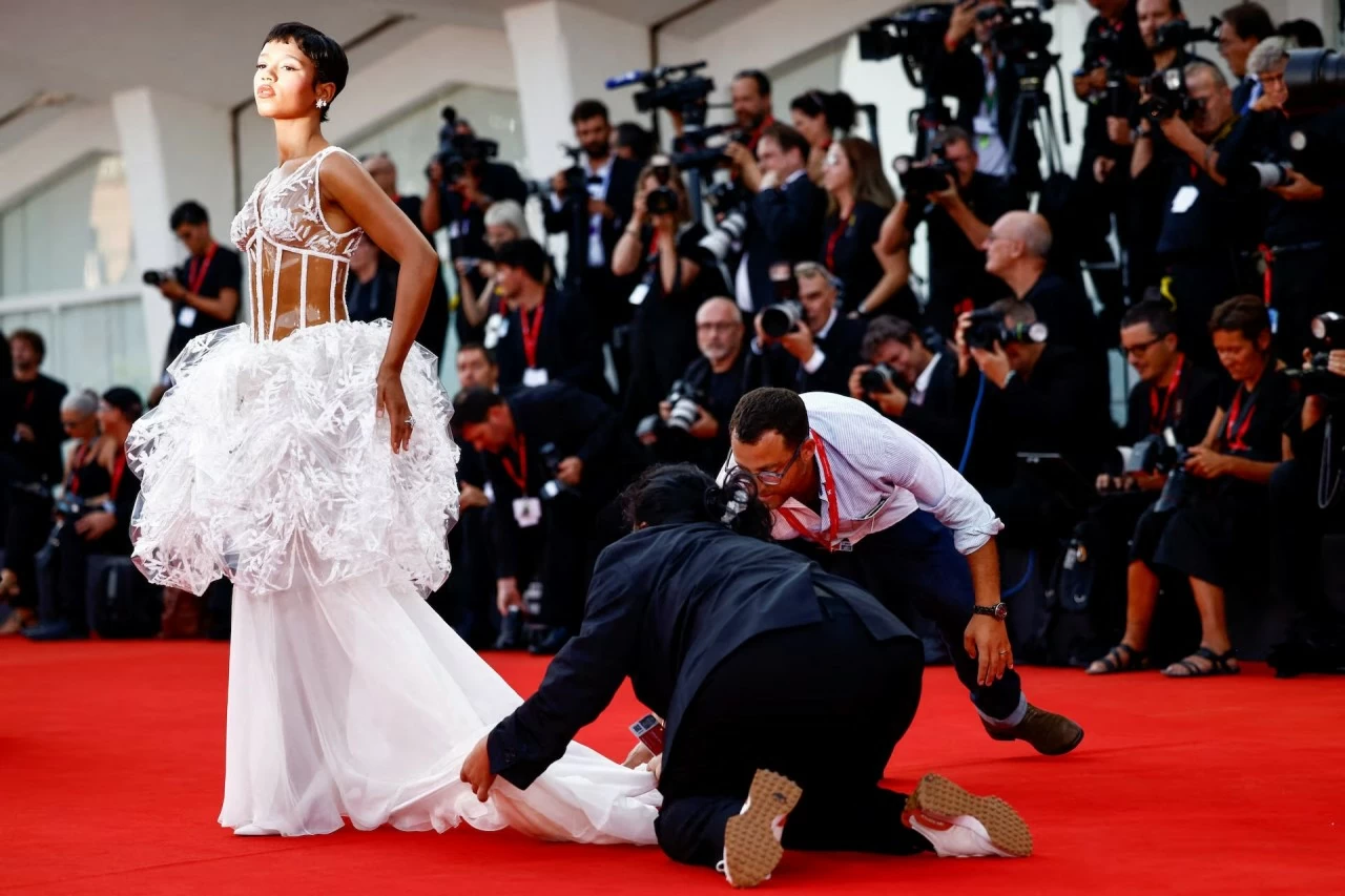 Hình ảnh các sao ‘xúng xính’ dự Liên hoan phim Venice 2024 Hình ảnh các sao ‘xúng xính’ dự thảm đỏ Liên hoan phim Venice 2024