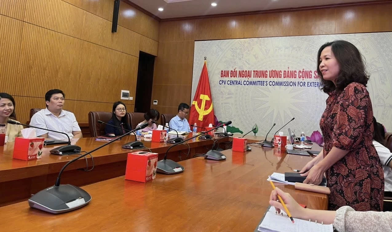 Bế giảng chương trình bồi dưỡng kiến thức đối ngoại dành cho công chức Ban Đối ngoại Trung ương. Bế giảng chương trình bồi dưỡng kiến thức đối ngoại dành cho công chức Ban Đối ngoại Trung ương