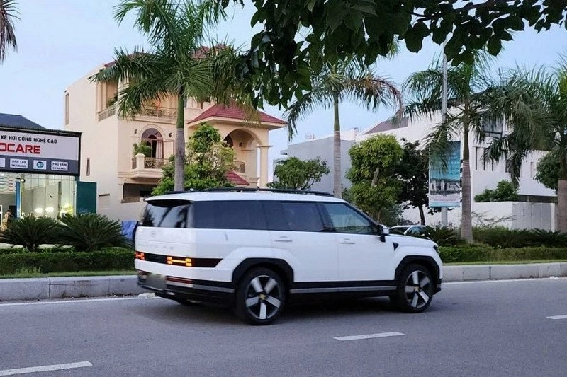 Giá xe Hyundai Santa Fe 2024 dự kiến từ 1,5 tỷ đến 1,6 tỷ đồng. Giá xe Hyundai Santa Fe 2024 dự kiến từ 1,5 tỷ đến 1,6 tỷ đồng.