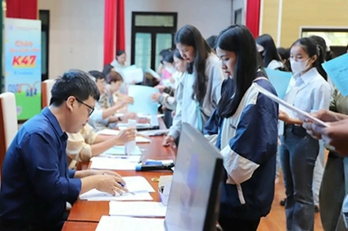 Thêm nhiều trường đại học công bố điểm chuẩn xét tuyển bổ sung năm 2024 Thêm nhiều trường đại học công bố điểm chuẩn xét tuyển bổ sung năm 2024