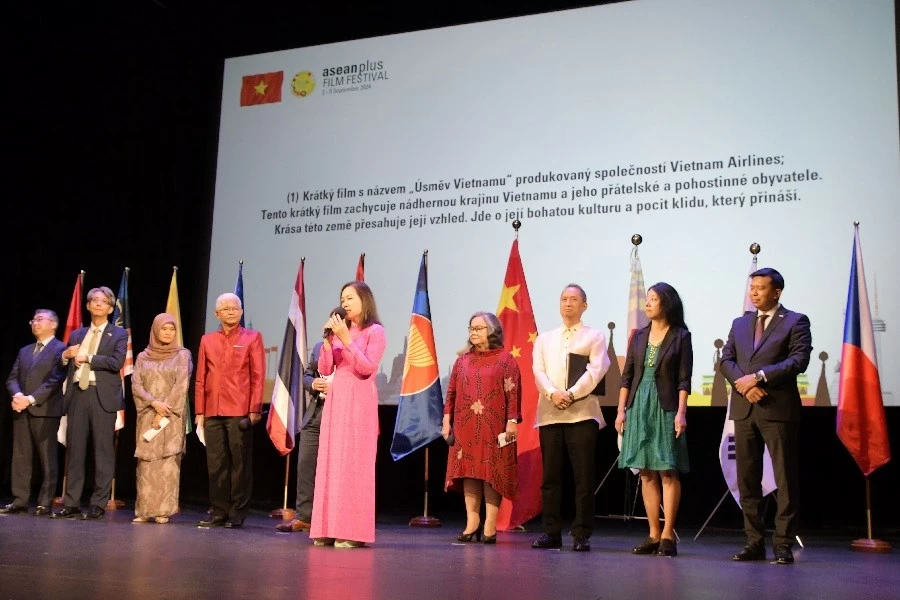 Đưa điện ảnh ASEAN và Đông Bắc Á tới gần hơn với kiều bào Czech Đưa điện ảnh ASEAN và Đông Bắc Á tới gần hơn với kiều bào Czech