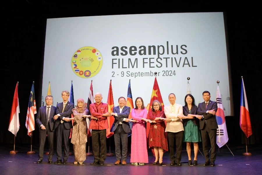 Đưa điện ảnh ASEAN và Đông Bắc Á tới gần hơn với kiều bào Czech Đưa điện ảnh ASEAN và Đông Bắc Á tới gần hơn với kiều bào Czech