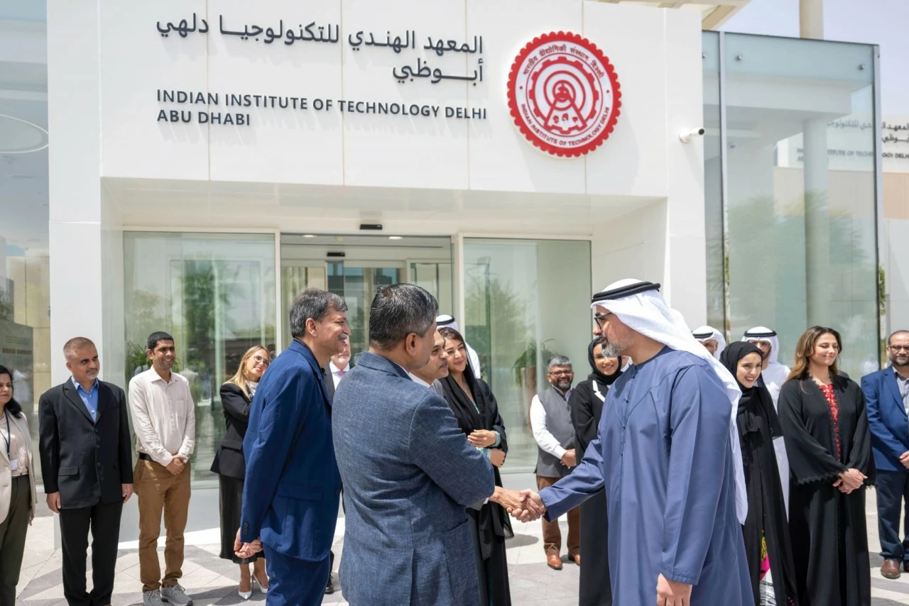 Thái tử Abu Dhabi Sheikh Khaled bin Mohamed bin Zayed Al Nahyan đã tham dự lễ khánh thành cơ sở quốc tế đầu tiên của Viện Công nghệ Ấn Độ (IIT) tại thủ đô UAE ngày 2/9/2024. (Nguồn: The National News) Thái tử Abu Dhabi Sheikh Khaled bin Mohamed bin Zayed Al Nahyan đã tham dự lễ khánh thành cơ sở quốc tế đầu tiên của Viện Công nghệ Ấn Độ (IIT) tại thủ đô UAE ngày 2/9/2024. (Nguồn: The National News)
