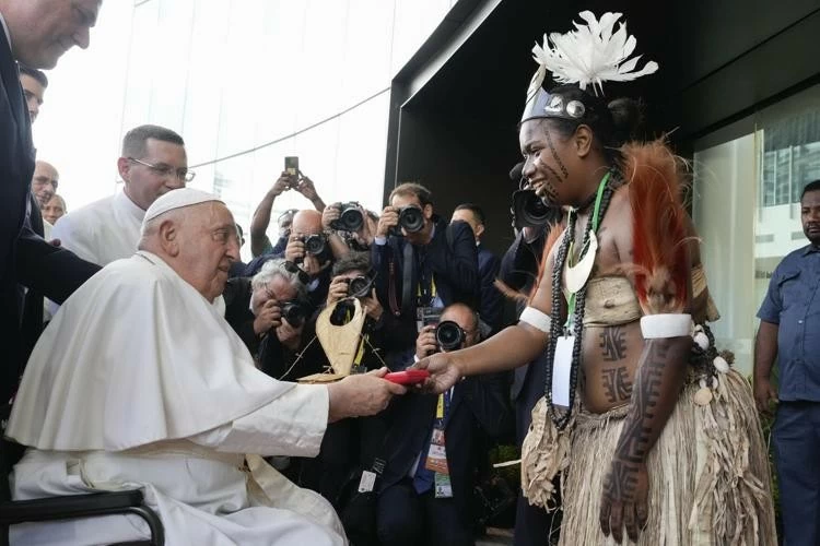 Giáo hoàng Francis kêu gọi Giáo hội Công giáo Papua New Guinea bảo vệ phụ nữ Giáo hoàng Francis kêu gọi Giáo hội Công giáo Papua New Guinea bảo vệ phụ nữ
