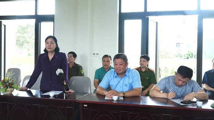 Bí thư Thành ủy Hà Nội Bùi Thị Minh Hoài chỉ đạo công tác khắc phục hậu quả cơn bão số 3.) (Nguồn: Thành ủy Hà Nội Bí thư Thành ủy Hà Nội Bùi Thị Minh Hoài chỉ đạo công tác khắc phục hậu quả cơn bão số 3.) (Nguồn: Thành ủy Hà Nội