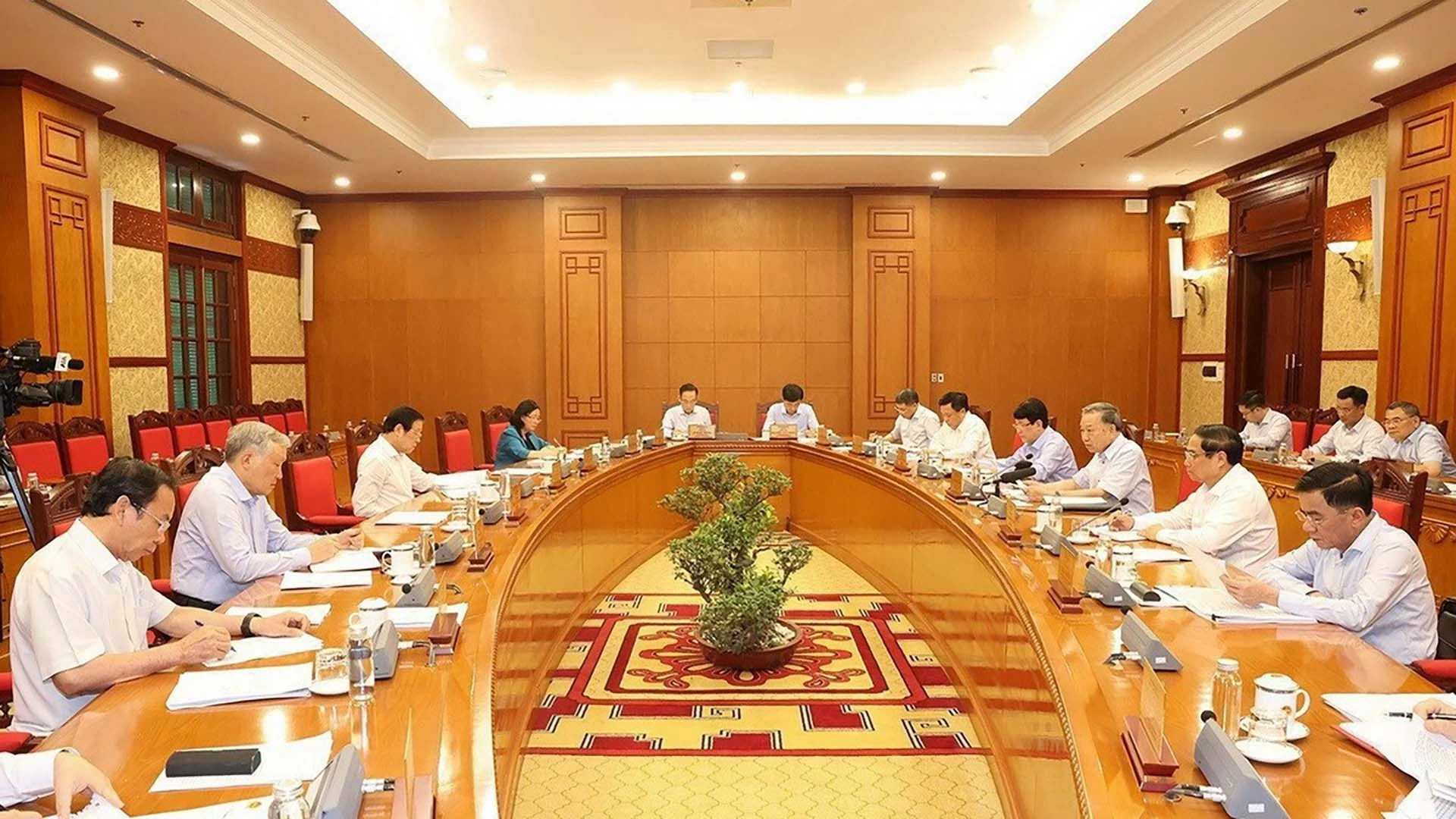 Tổng Bí thư, Chủ tịch nước Tô Lâm chủ trì họp Bộ Chính trị, Ban Bí thư chỉ đạo việc khắc phục hậu quả bão số 3 Tổng Bí thư, Chủ tịch nước Tô Lâm chủ trì họp Bộ Chính trị, Ban Bí thư chỉ đạo việc khắc phục hậu quả bão số 3