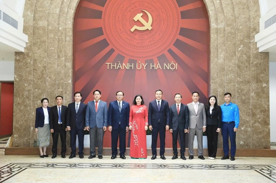 Vun đắp quan hệ hợp tác giữa Hà Nội - Vientiane lên một tầm cao mới Vun đắp quan hệ hợp tác giữa Hà Nội - Vientiane lên một tầm cao mới