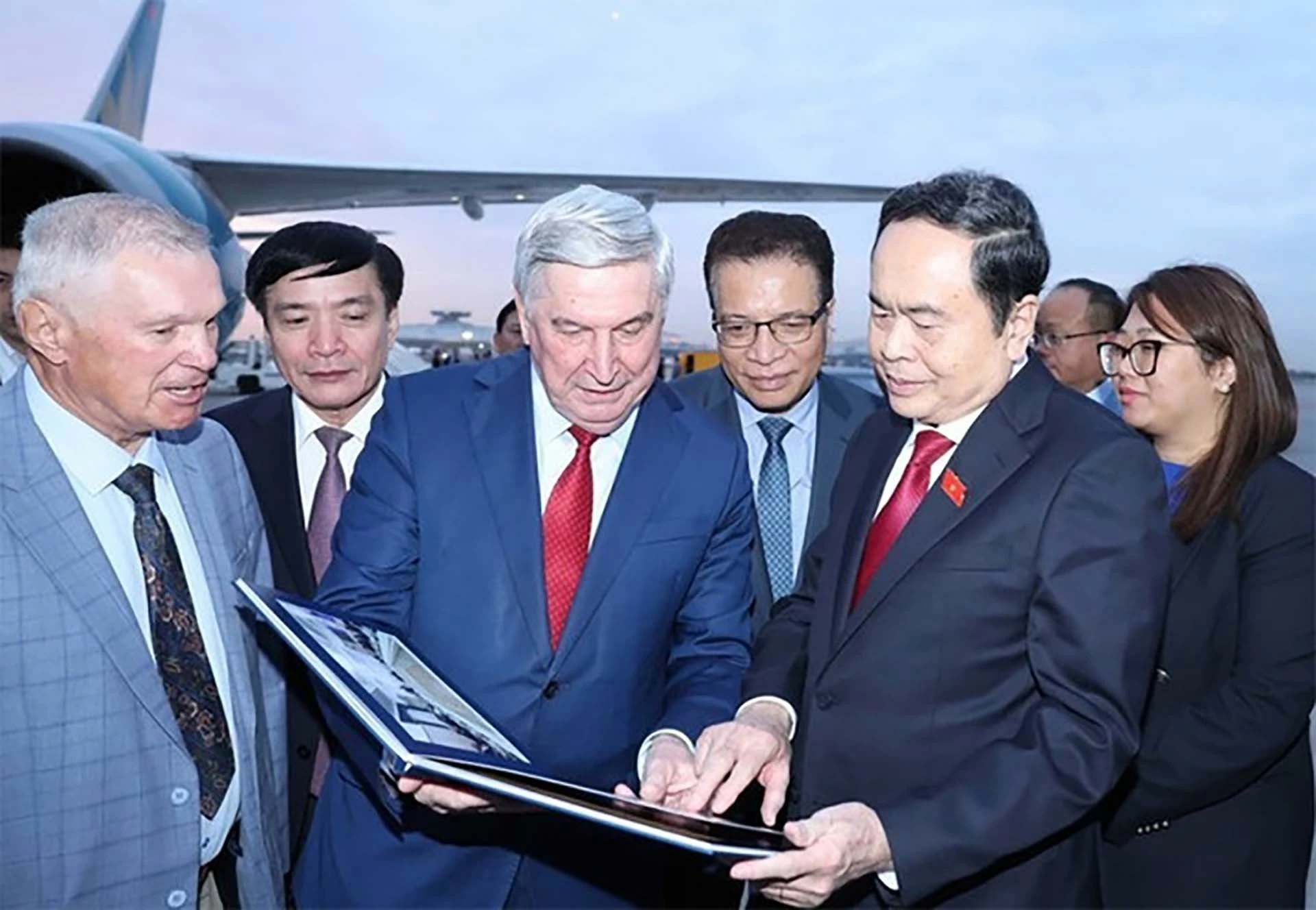 Chủ tịch Quốc hội Trần Thanh Mẫn kết thúc tốt đẹp chuyến thăm chính thức Liên bang Nga Chủ tịch Quốc hội Trần Thanh Mẫn kết thúc tốt đẹp chuyến thăm chính thức Liên bang Nga