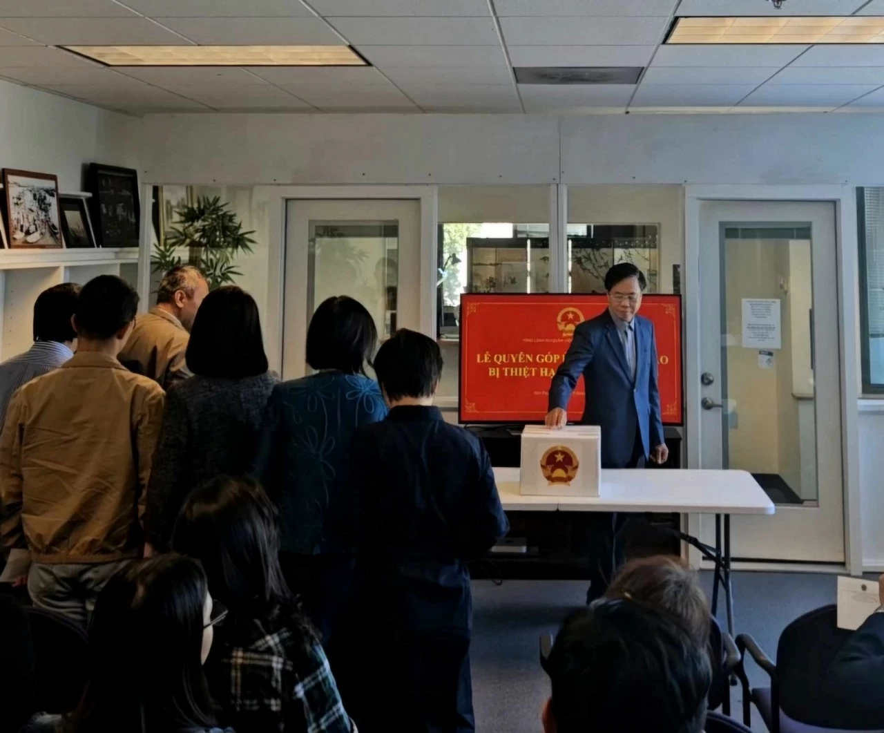 Tổng Lãnh sự quán Việt Nam tại San Francisco tổ chức lễ quyên góp ủng hộ đồng bào khắc phục hậu quả bão Yagi và lũ lụt tại miền Bắc Việt Nam Tổng Lãnh sự quán Việt Nam tại San Francisco tổ chức lễ quyên góp ủng hộ đồng bào khắc phục hậu quả bão Yagi và lũ lụt tại miền Bắc Việt Nam