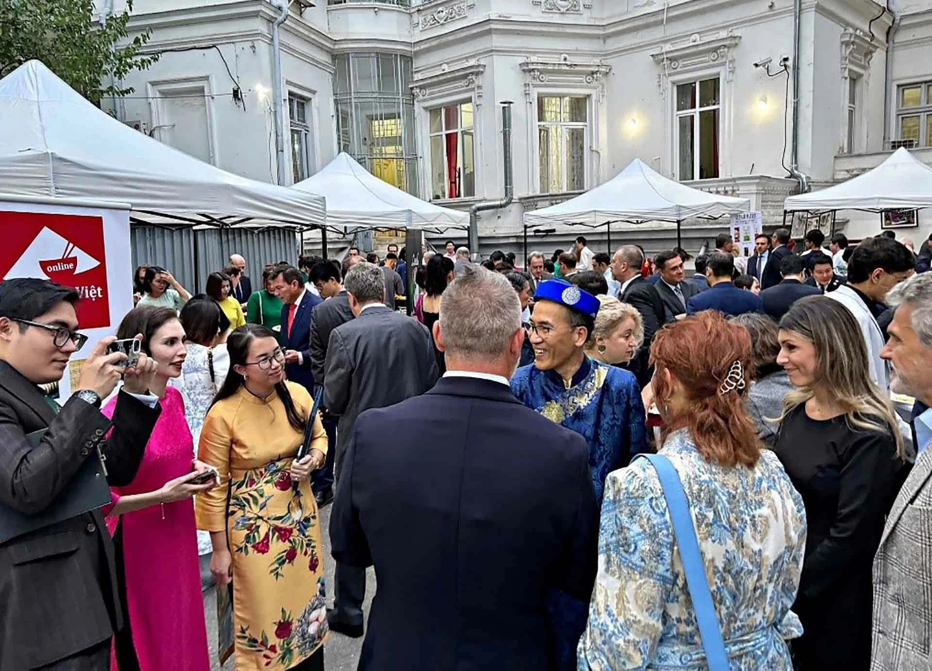 Đại sứ quán Việt Nam tại Romania tổ chức kỷ niệm 79 năm Quốc khánh 2/9 Đại sứ quán Việt Nam tại Romania tổ chức kỷ niệm 79 năm Quốc khánh 2/9