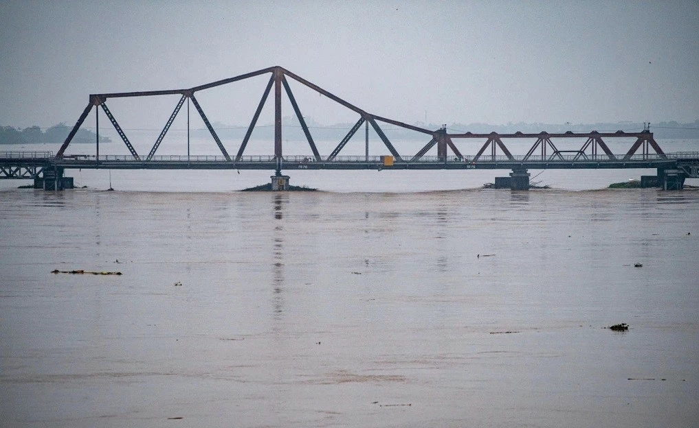 Dự báo lũ khẩn cấp trên các sông Bắc Bộ trong 12 giờ tới: Nhiều sông ở mức báo động 3; lũ trên sông Hồng tại Hà Nội tiếp tục xuống Dự báo lũ khẩn cấp trên các sông Bắc Bộ trong 12 giờ tới: Nhiều sông ở mức báo động 3; lũ trên sông Hồng tại Hà Nội tiếp tục xuống