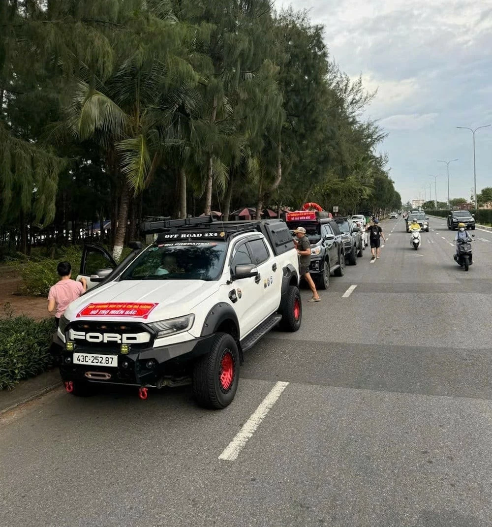Lũ lụt miền Bắc: Những chuyến xe chở nghĩa tình Lũ lụt miền Bắc: Những chuyến xe chở nghĩa tình