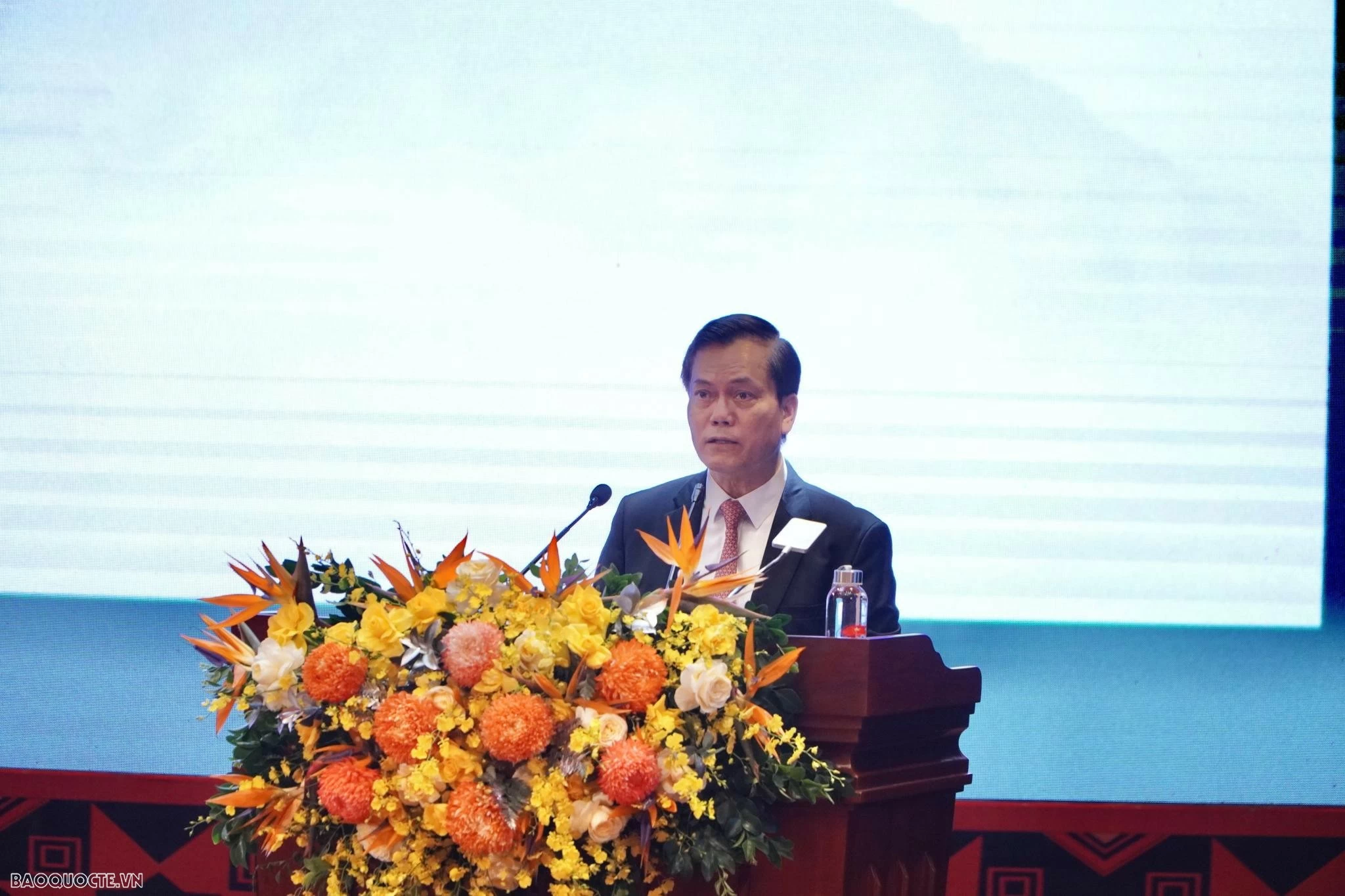 Phó Thủ tướng, Bộ trưởng Ngoại giao Bùi Thanh Sơn: Mô hình Công viên địa chất là 'chìa khoá' góp phần giải quyết thách thức toàn cầu Phó Thủ tướng, Bộ trưởng Ngoại giao Bùi Thanh Sơn: Mô hình Công viên địa chất là 'chìa khoá' góp phần giải quyết thách thức toàn cầu