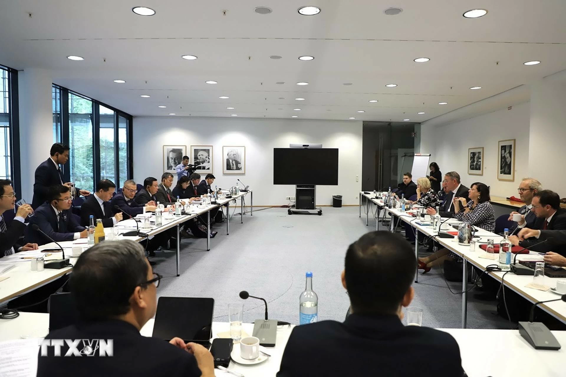 Đoàn đại biểu Đảng Cộng sản Việt Nam tham dự Đối thoại lần thứ 9 với Đảng Dân chủ Xã hội Đức Đoàn đại biểu Đảng Cộng sản Việt Nam tham dự Đối thoại lần thứ 9 với Đảng Dân chủ Xã hội Đức