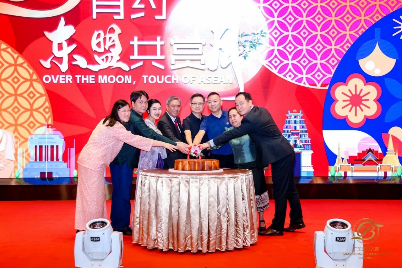 Những nét văn hoá đặc sắc và ẩm thực truyền thống ASEAN toả sáng tại Tết Trung thu Quảng Châu, Trung Quốc Những nét văn hoá đặc sắc và ẩm thực truyền thống ASEAN toả sáng tại Tết Trung thu Quảng Châu, Trung Quốc