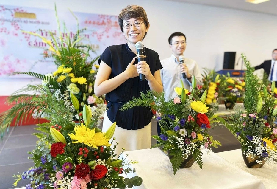 Đoàn viên Công đoàn Bộ Ngoại giao thích thú trải nghiệm cắm hoa Ikebana Sansenryu Đoàn viên Công đoàn Bộ Ngoại giao thích thú trải nghiệm cắm hoa Ikebana Sansenryu