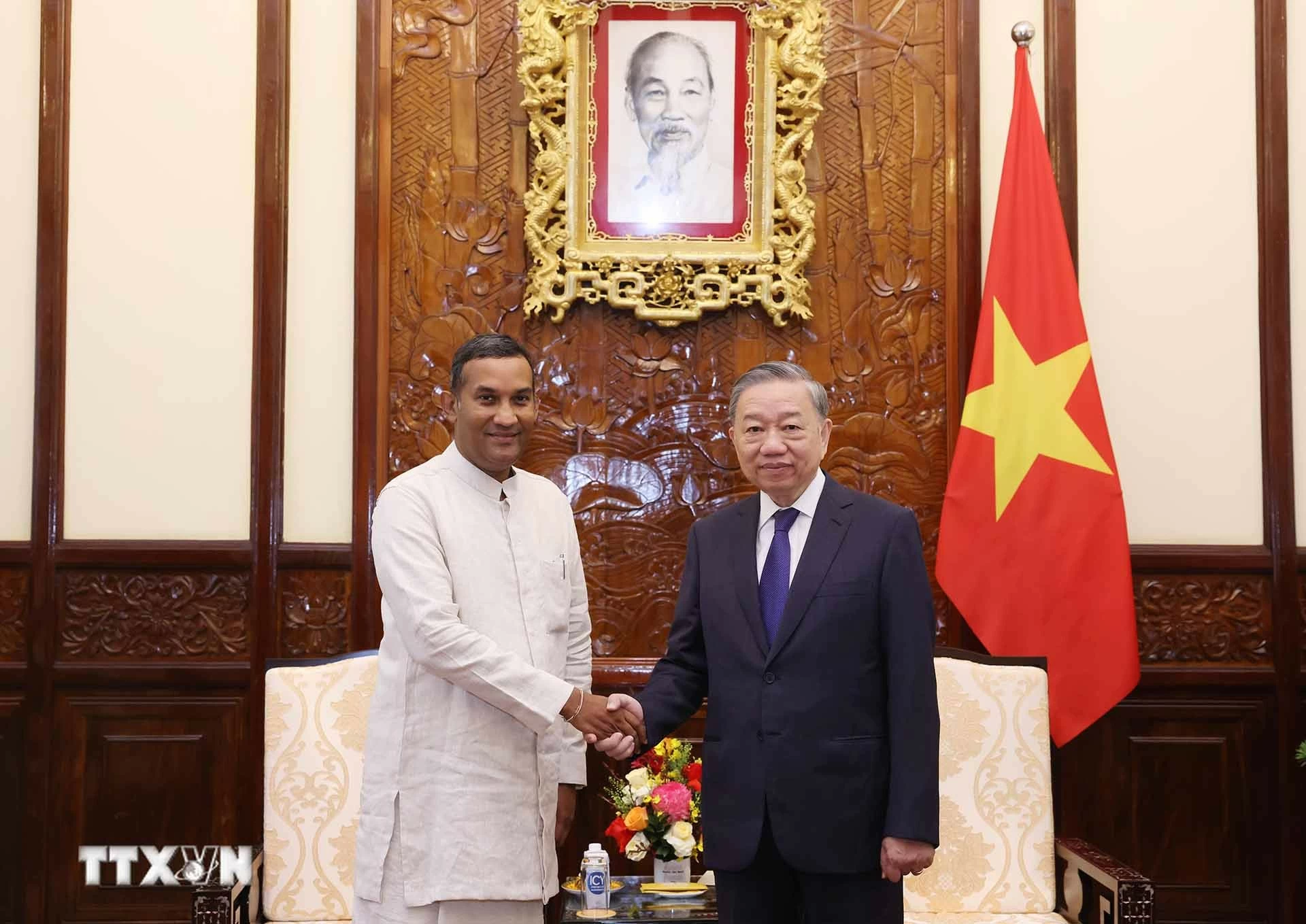 Cùng nhau hợp tác, Việt Nam và các nước có thể chung tay xây dựng một thế giới phát triển hòa bình và bền vững Cùng nhau hợp tác, Việt Nam và các nước có thể chung tay xây dựng một thế giới phát triển hòa bình và bền vững