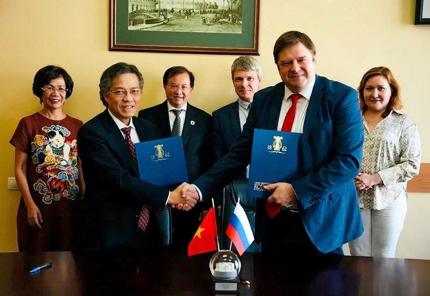 Thúc đẩy hợp tác văn hóa Việt-Nga tại diễn đàn quốc tế ở St. Petersburg Thúc đẩy hợp tác văn hóa Việt-Nga tại diễn đàn quốc tế ở St. Petersburg