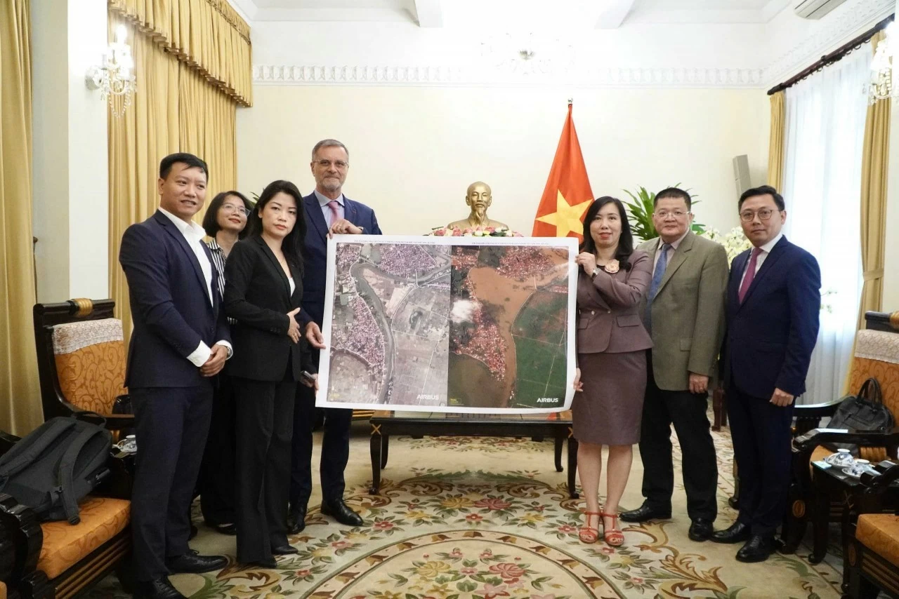 Việt Nam trân trọng sự hỗ trợ kịp thời của bạn bè quốc tế trong khắc phục thiệt hại do bão lũ Việt Nam trân trọng sự hỗ trợ kịp thời của bạn bè quốc tế trong khắc phục thiệt hại do bão lũ